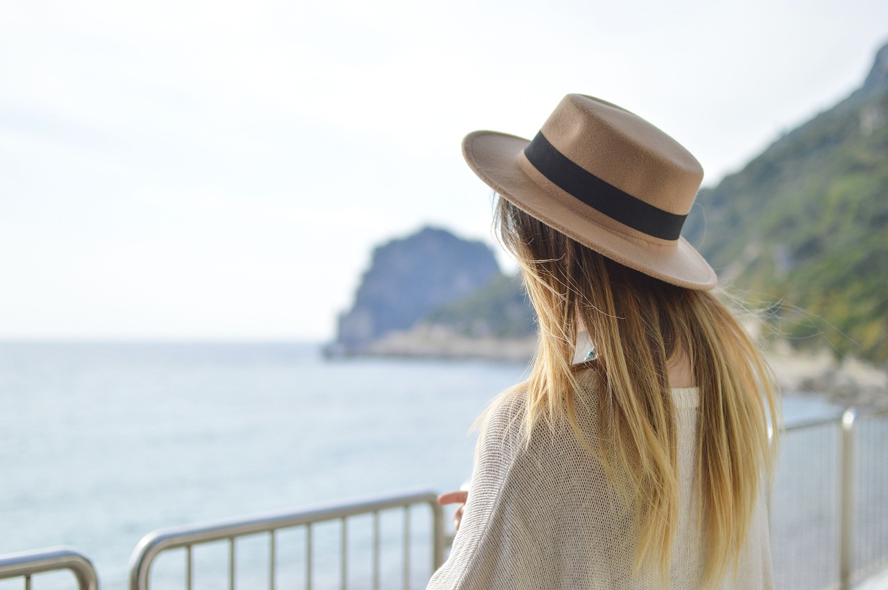 Tenue guinguette femme : un look vintage revisité avec style